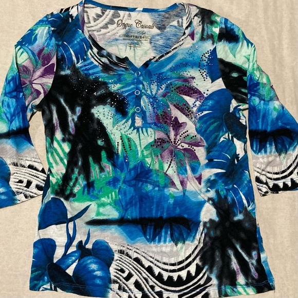 Onque Casuals Tops - Onque‎ Casuals Bedazzled Blue Graphic 3/4 Sleeve Blouse